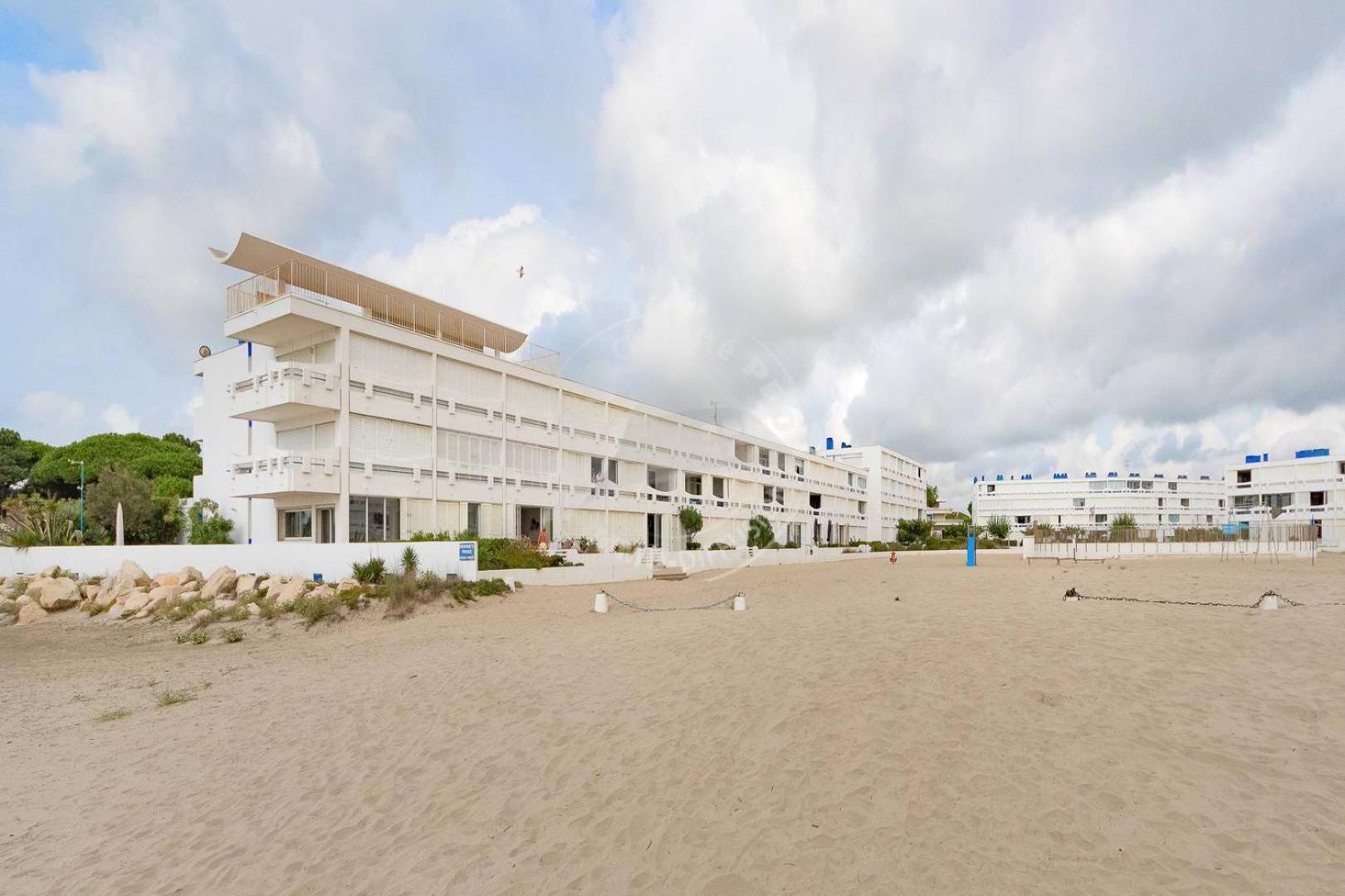 As17378 - P4 Dans Une Residence Sur La Plage Avec Vue Mer Et Piscine Le Grau-du-Roi Buitenkant foto